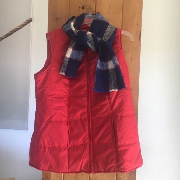 NWT 14/16 Puffer vest, red - Picture 2 of 8